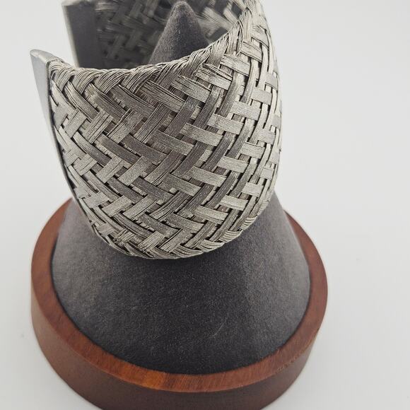 Sarah Cavender Metalworks Handcrafted Cuff Bracelet - Picture 3 of 7